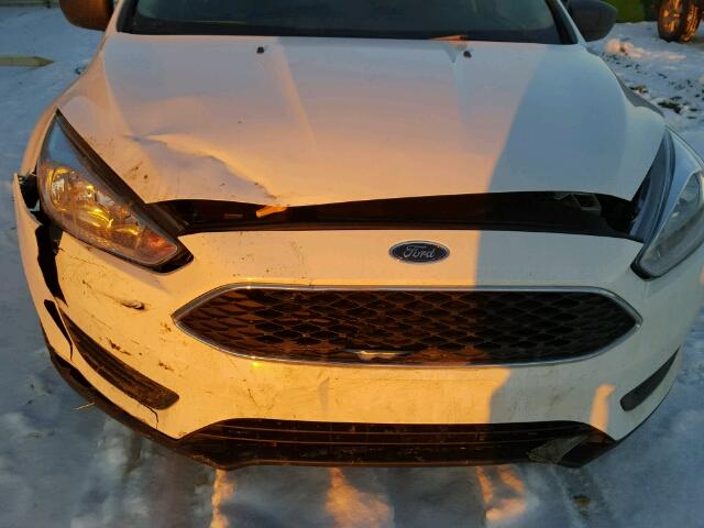 1FADP3E26HL288860 - 2017 FORD FOCUS S WHITE photo 9