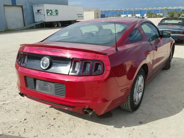 1ZVBP8AM6D5277536 - 2013 FORD MUSTANG RED photo 4