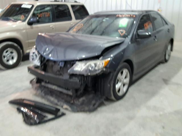 4T1BF1FK8CU016218 - 2012 TOYOTA CAMRY GRAY photo 2