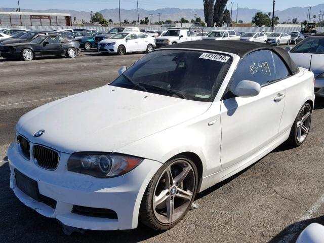 WBAUN7C57BVM24748 - 2011 BMW 135 I Biały zdjęcie 2