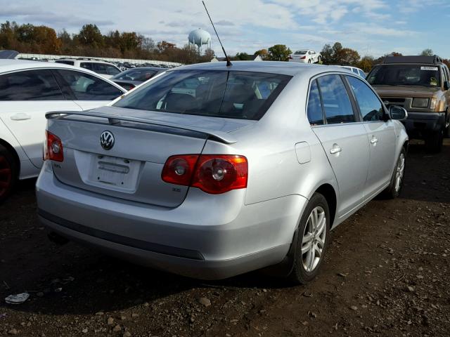 3VWEF71K77M055448 - 2007 VOLKSWAGEN JETTA SILVER photo 4