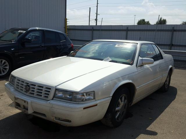 1G6ET1295XU613686 - 1999 CADILLAC ELDORADO T WHITE photo 2