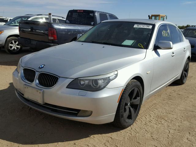 WBANV13588CZ54426 - 2008 BMW 528 XI SILVER photo 2