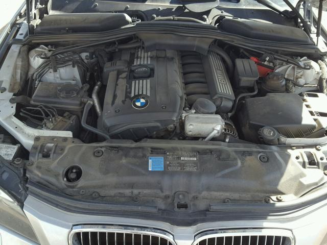 WBANV13588CZ54426 - 2008 BMW 528 XI SILVER photo 7