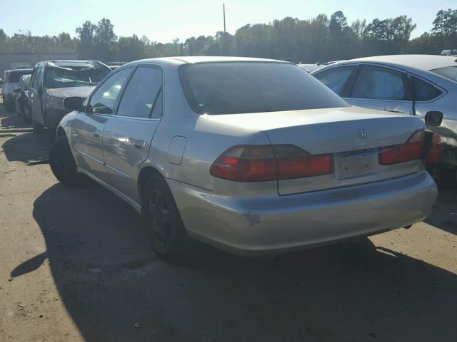 1HGCG1651XA046265 - 1999 HONDA ACCORD CREAM photo 3