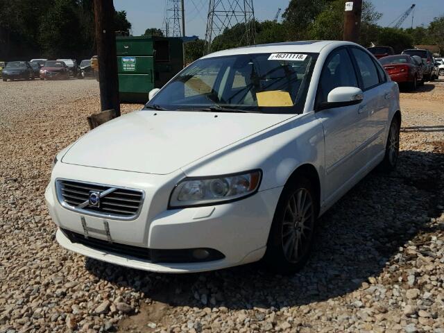 YV1MS390392462371 - 2009 VOLVO S40 2.4I WHITE photo 2