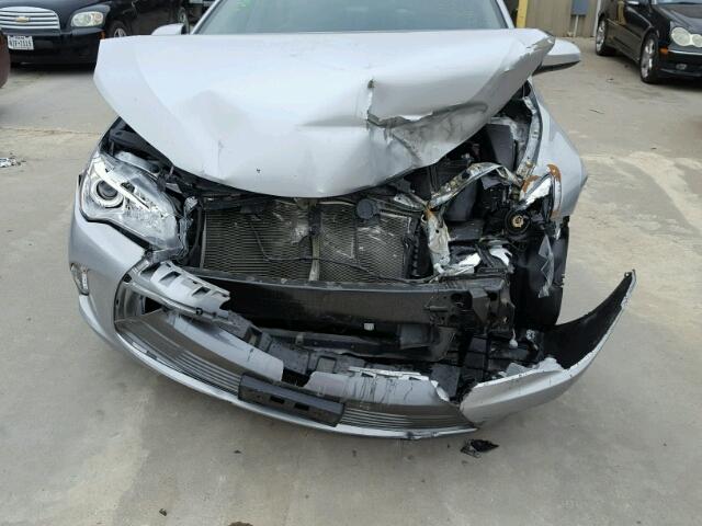 4T4BF1FK7GR568868 - 2016 TOYOTA CAMRY LE 银色 照片 7