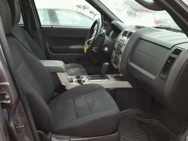 1FMCU03729KA43097 - 2009 FORD ESCAPE XLT GRAY photo 5