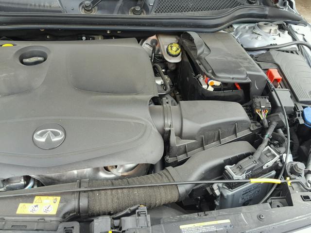 SJKCH5CR5HA022642 - 2017 INFINITI QX30 BASE SILVER photo 7