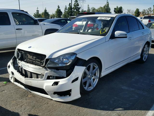 WDDGF4HB6EA960344 - 2014 MERCEDES-BENZ C 250 WHITE photo 2