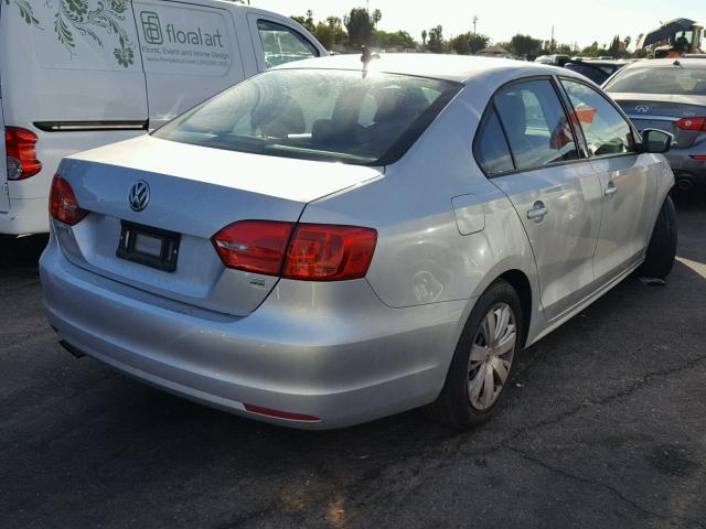 3VWD17AJ8EM428690 - 2014 VOLKSWAGEN JETTA SE SILVER photo 4