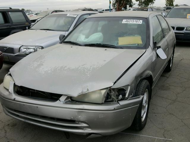 JT2BG22K210550390 - 2001 TOYOTA CAMRY CE TAN photo 2