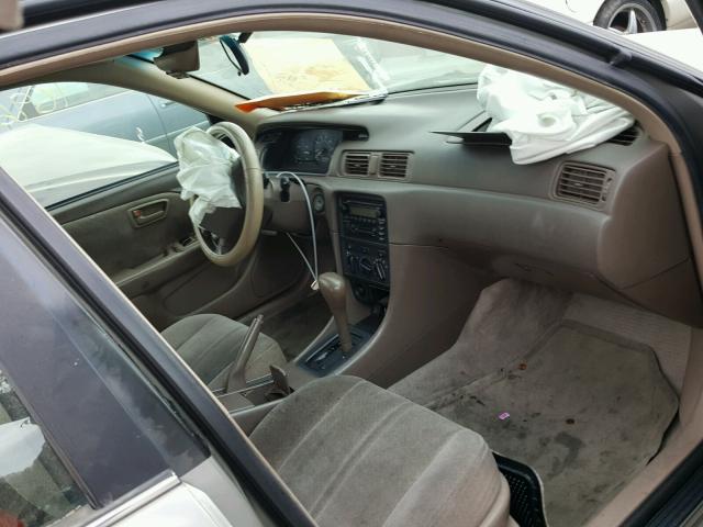 JT2BG22K210550390 - 2001 TOYOTA CAMRY CE TAN photo 5