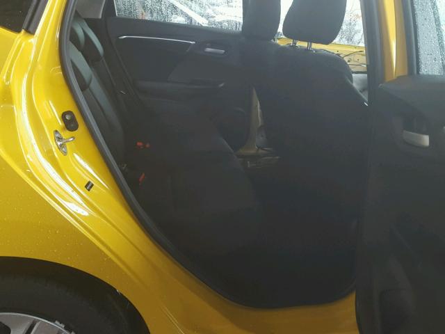 3HGGK5H45JM703252 - 2018 HONDA FIT LX أصفر صورة 6