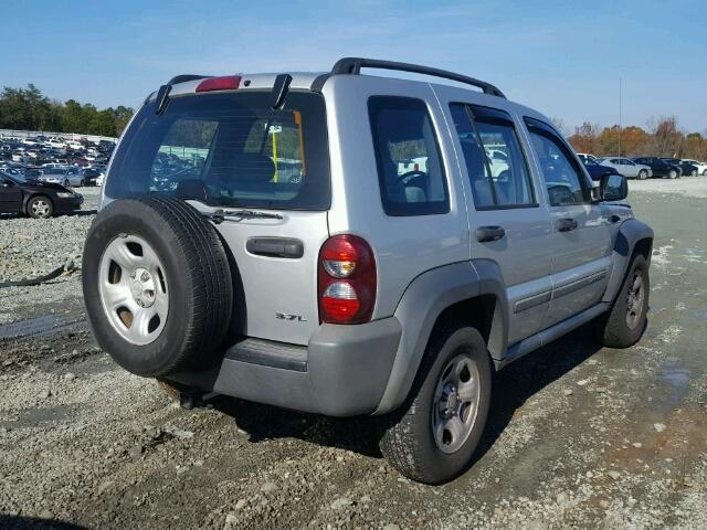 1J4GL48K26W266560 - 2006 JEEP LIBERTY SILVER photo 4