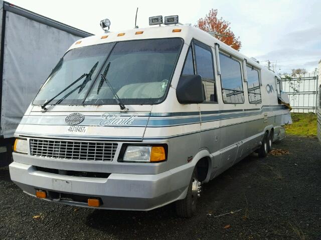 3FCMF53G9RJA00497 - 1994 WINNEBAGO MOTORHOME WHITE photo 2