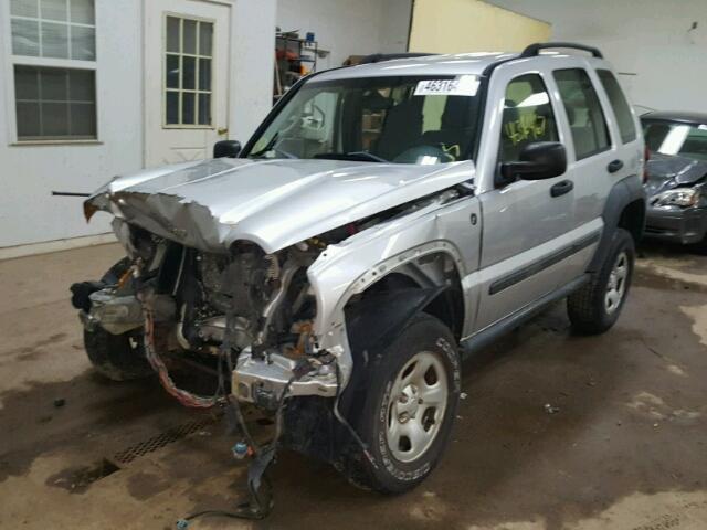 1J8GL48K86W195797 - 2006 JEEP LIBERTY SP SILVER photo 2