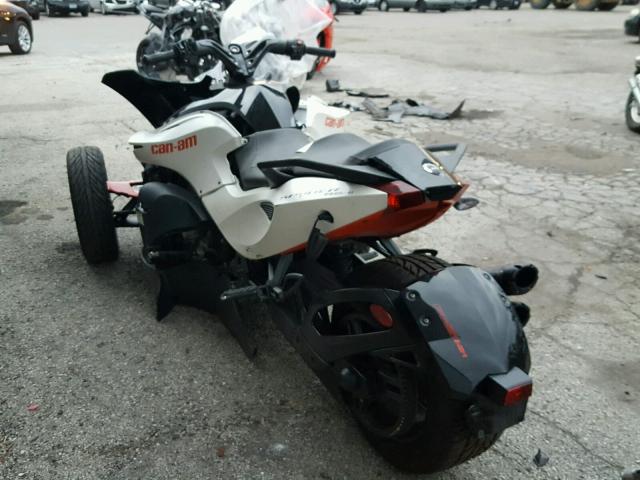 2BXNABC15EV000065 - 2014 CAN-AM SPYDER ROA WHITE photo 3