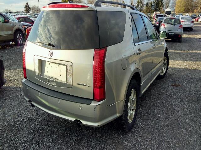 1GYEE637970177606 - 2007 CADILLAC SRX SILVER photo 4