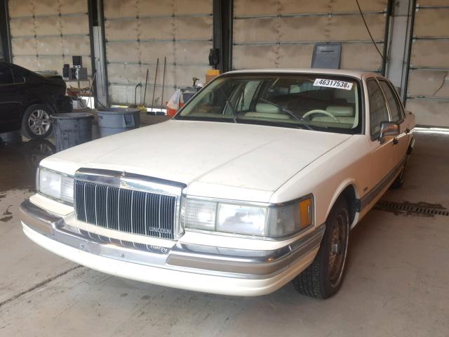 1LNLM81F5LY739286 - 1990 LINCOLN TOWN CAR WHITE photo 2