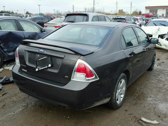 3FAFP07Z76R142483 - 2006 FORD FUSION SE GRAY photo 4