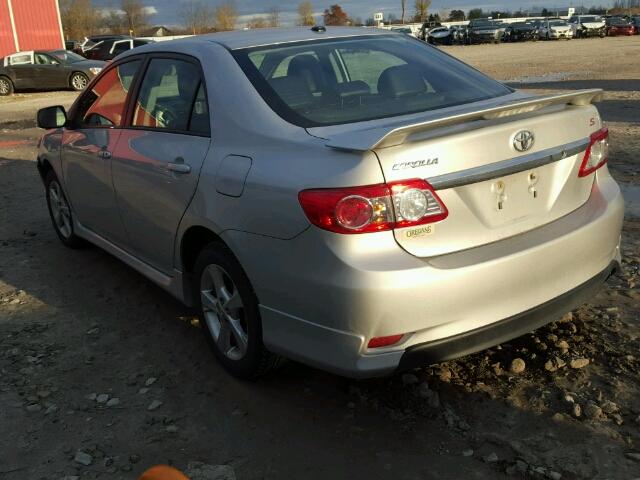 2T1BU4EE6DC942753 - 2013 TOYOTA COROLLA BA SILVER photo 3