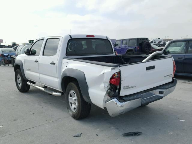 3TMJU62N06M018282 - 2006 TOYOTA TACOMA DOU WHITE photo 3