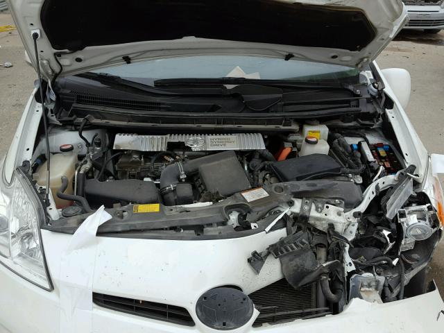 JTDKN3DU8F0414368 - 2015 TOYOTA PRIUS WHITE photo 7