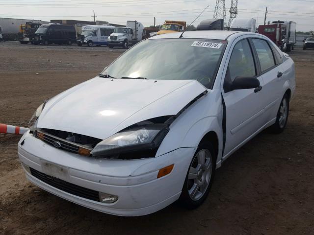 1FAFP38343W266120 - 2003 FORD FOCUS ZTS WHITE photo 2