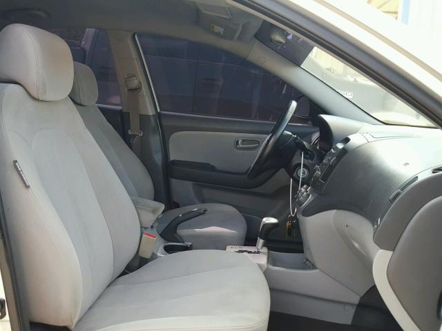 KMHDU46D19U693346 - 2009 HYUNDAI ELANTRA GL SILVER photo 5