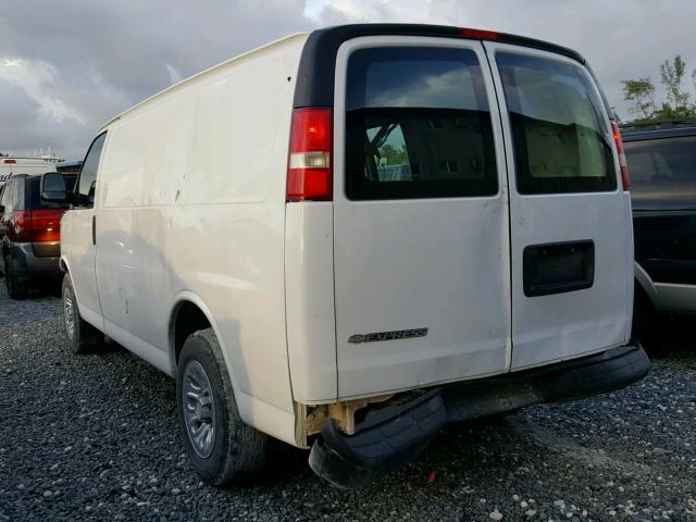 1GCSGAFX7C1144562 - 2012 CHEVROLET EXPRESS G1 WHITE photo 3