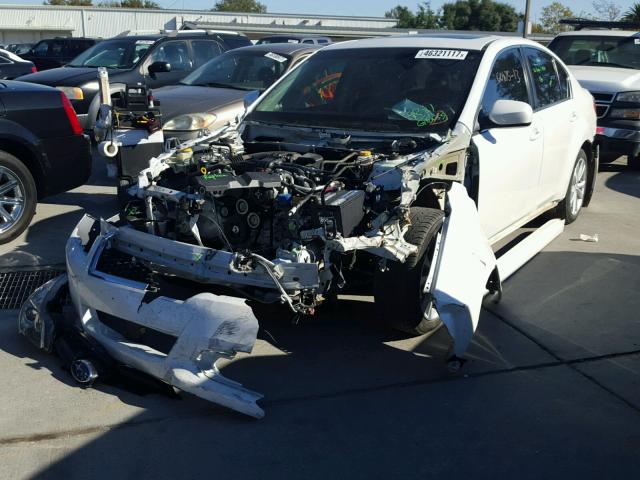 4S3BMBL67D3032988 - 2013 SUBARU LEGACY 2.5 WHITE photo 2