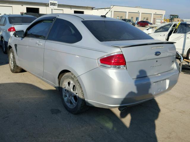 1FAHP33N08W143150 - 2008 FORD FOCUS SILVER photo 3