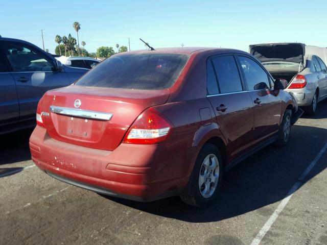 3N1BC11E68L419858 - 2008 NISSAN VERSA RED photo 4