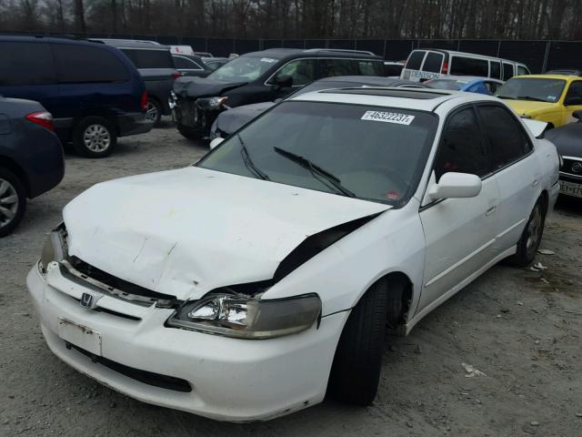 1HGCG1655WA016006 - 1998 HONDA ACCORD EX WHITE photo 2