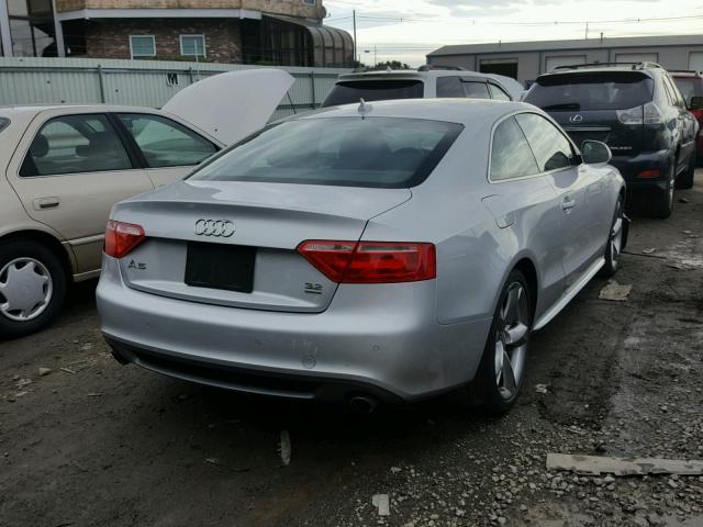 WAUDK78T89A004448 - 2009 AUDI A5 QUATTRO SILVER photo 4