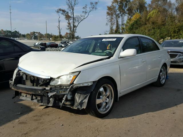 4T1BK36B35U001801 - 2005 TOYOTA AVALON XL WHITE photo 2