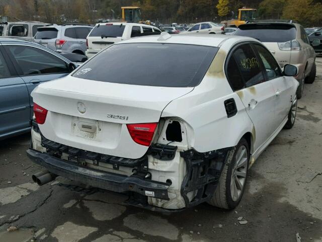 WBAPK5C58BA658043 - 2011 BMW 328 XI SUL WHITE photo 4