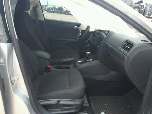 3VW2K7AJXFM413338 - 2015 VOLKSWAGEN JETTA BASE SILVER photo 5