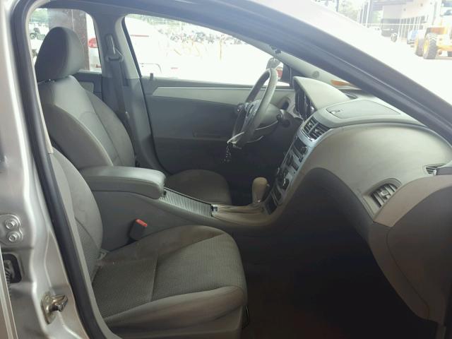 1G1ZB5E17BF397196 - 2011 CHEVROLET MALIBU LS Gümüş foto 5