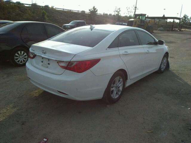 5NPEB4ACXBH174129 - 2011 HYUNDAI SONATA GLS WHITE photo 4