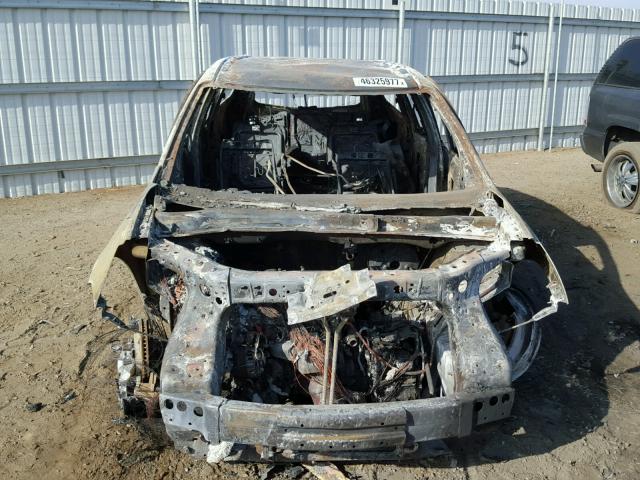 1GNKRLED8BJ225427 - 2011 CHEVROLET TRAVERSE L BURN photo 9