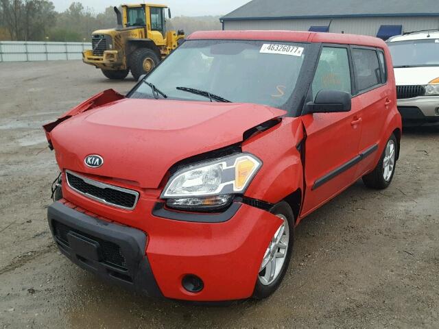 KNDJT2A2XB7248807 - 2011 KIA SOUL RED photo 2