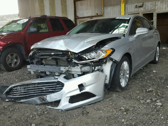 3FA6P0LU9FR123718 - 2015 FORD FUSION SE SILVER photo 2