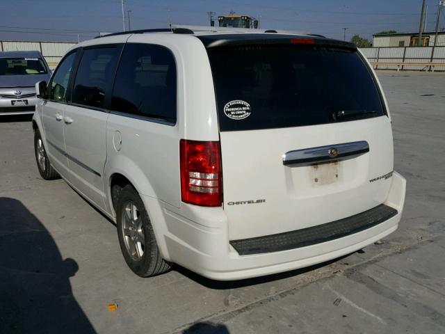 2A4RR5D10AR369598 - 2010 CHRYSLER TOWN & COU WHITE photo 3