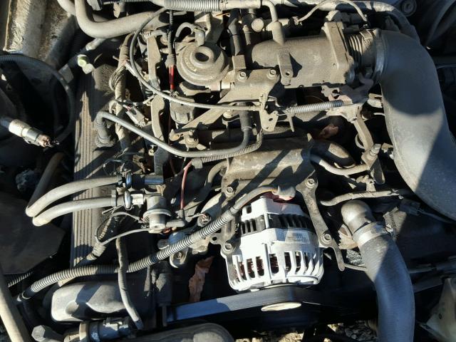 2FAFP71W3YX183575 - 2000 FORD CROWN VICT WHITE photo 7