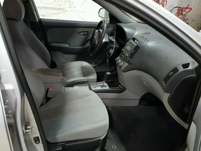 KMHDU4AD6AU891996 - 2010 HYUNDAI ELANTRA BL SILVER photo 5