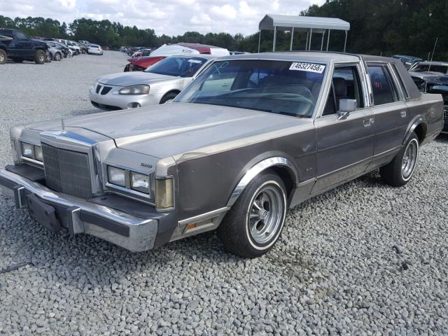 1LNBM81F4JY685309 - 1988 LINCOLN TOWN CAR GRAY photo 2