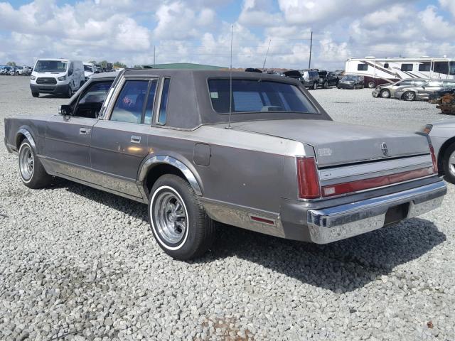 1LNBM81F4JY685309 - 1988 LINCOLN TOWN CAR GRAY photo 3