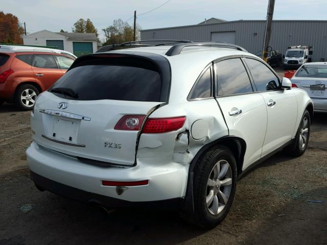 JNRAS08W05X205579 - 2005 INFINITI FX35 WHITE photo 4